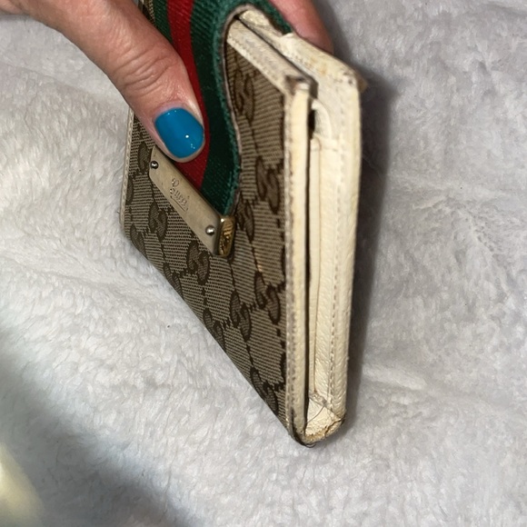 Gg blooms leather wallet Gucci
Beige in Leather - Picture 11 of 13